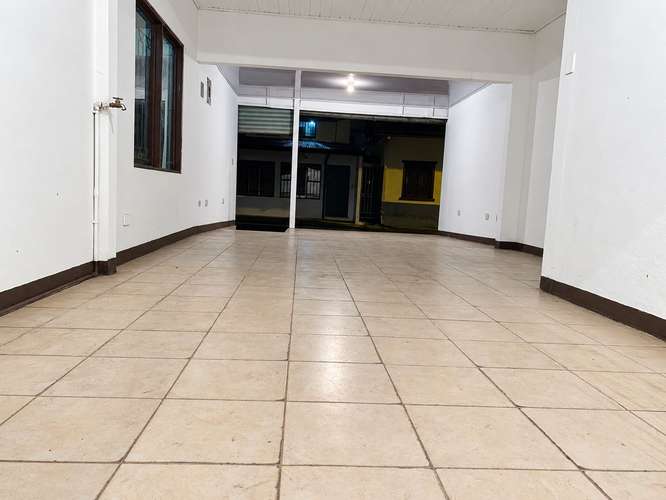 Oportunidad de inversión en Heredia Centro: casa, local comercial y apartamento
