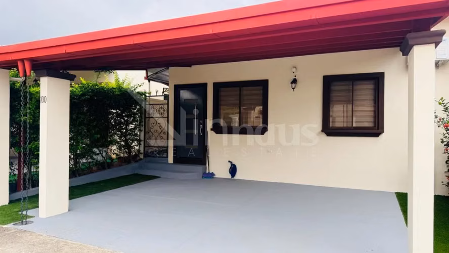 Venta de casa remodelada en condominio en Guacima - Imagen 6