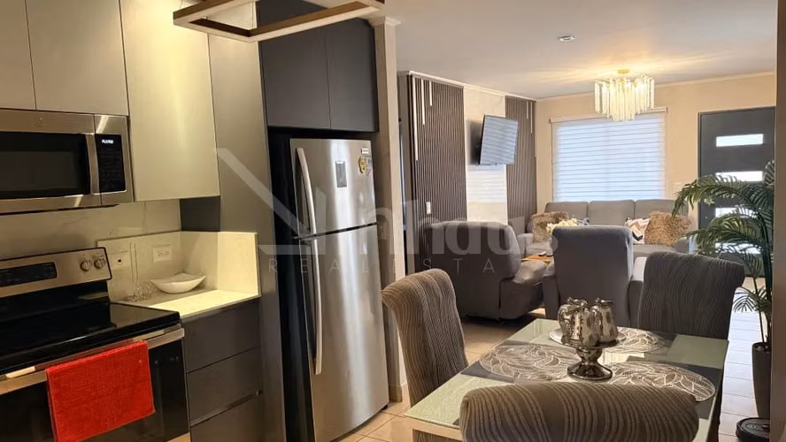 Venta de casa remodelada en condominio en Guacima - Imagen 3