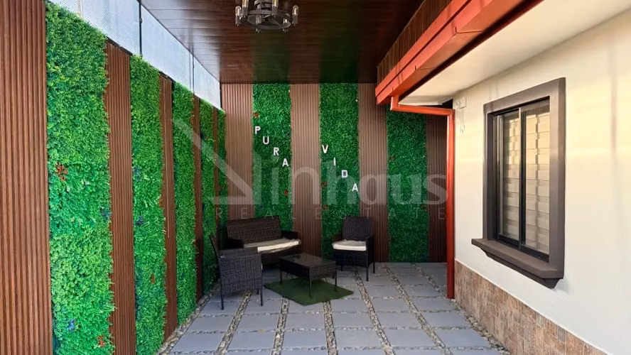 Venta de casa remodelada en condominio en Guacima - Imagen 7