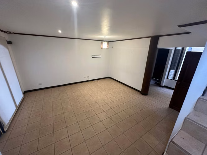 Venta de Casa en Condominio Boulevard del Sol — Lindora, Santa Ana - Imagen 3