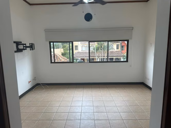 Venta de Casa en Condominio Boulevard del Sol — Lindora, Santa Ana - Imagen 10