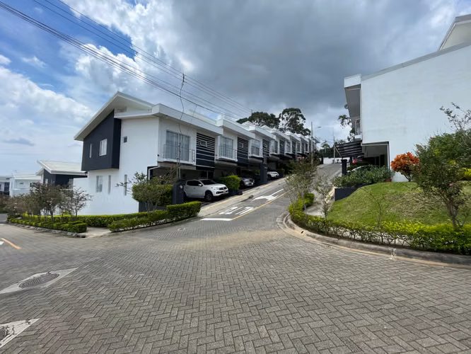 HERMOSA CASA EN VENTA DE 3 HABITACIONES | CONDOMINIO VISTA CATEDRAL, SANTO DOMINGO DE HEREDIA. - Imagen 20