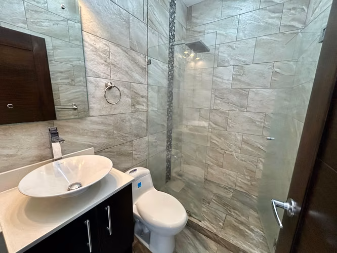 HERMOSA CASA EN VENTA DE 3 HABITACIONES | CONDOMINIO VISTA CATEDRAL, SANTO DOMINGO DE HEREDIA. - Imagen 16
