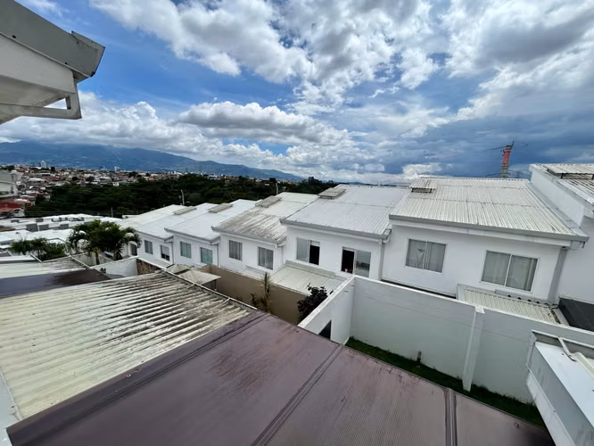 HERMOSA CASA EN VENTA DE 3 HABITACIONES | CONDOMINIO VISTA CATEDRAL, SANTO DOMINGO DE HEREDIA. - Imagen 17