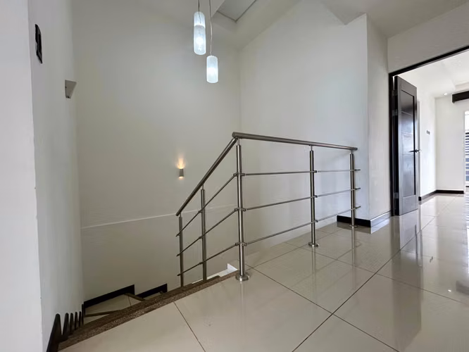 HERMOSA CASA EN VENTA DE 3 HABITACIONES | CONDOMINIO VISTA CATEDRAL, SANTO DOMINGO DE HEREDIA. - Imagen 9