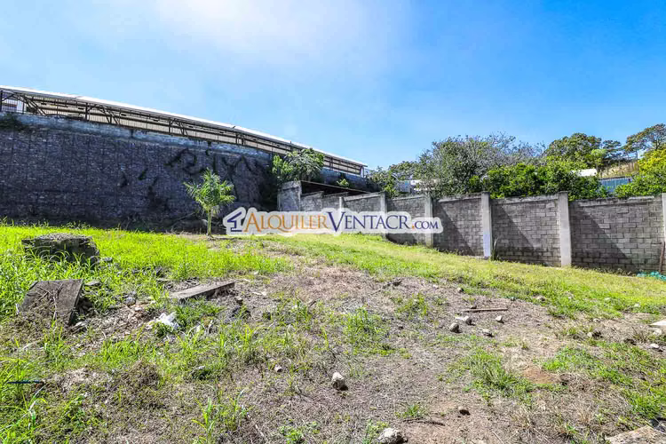Lote plano de 1.162 m2 en Residencial privado en Santa Ana - Imagen 5