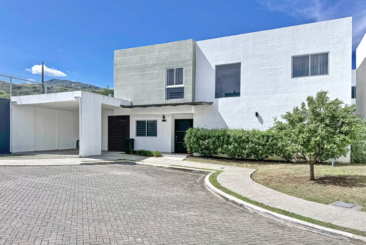 Casa Piamonte Breezes | 4 Bedrooms | Detached Home | Suburban Living