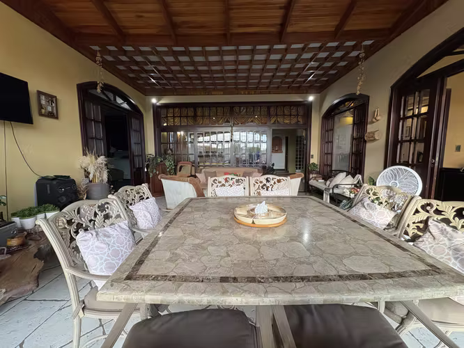 Casa VENTA amplio terreno, vista y piscina - Guachipelín Escazú