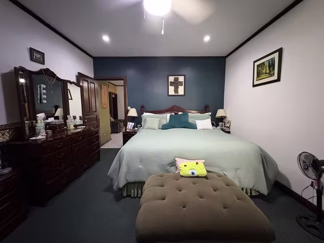 Casa VENTA amplio terreno, vista y piscina - Guachipelín Escazú