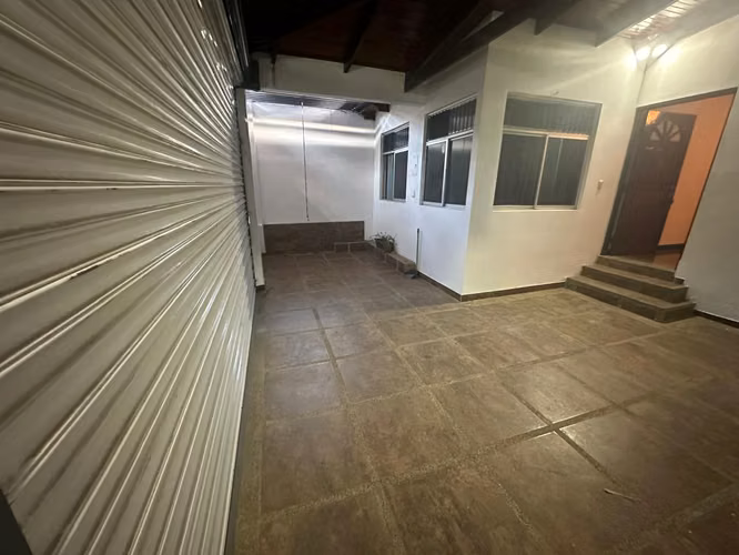 Venta de casa independiente de una sola Planta en Urbanización Bosques de Santa Ana. - Imagen 19