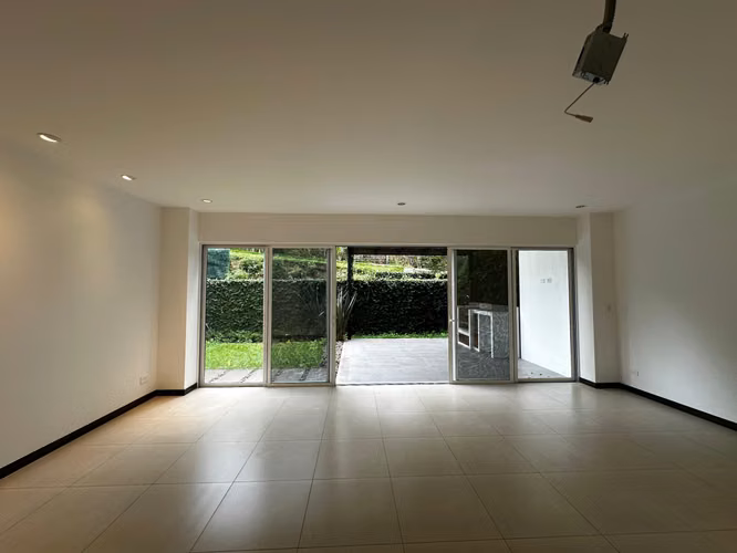 Casa en Alquiler con Línea Blanca en Condominio, Escazú - Imagen 9
