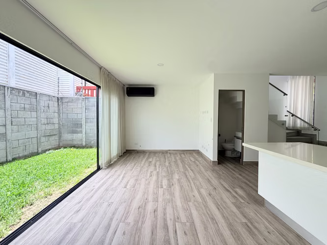 SE ALQUILA CASA BALI GUACHIPELIN CON LINEA BLANCA - Imagen 2