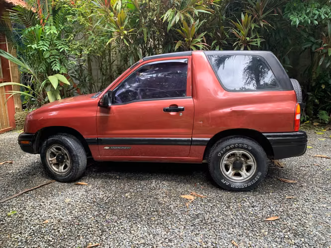 2000 Chevy Tracker 2 Door 4x4