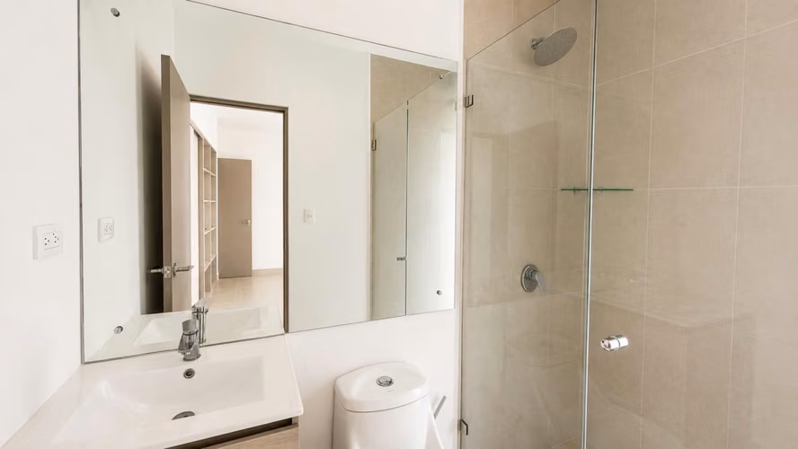 Preciosa y moderna casa en condominio en Vistas de Santa Ana - Imagen 2