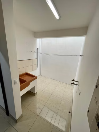 Se alquila hermoso apartamento con excelente ubicación y condiciones - Imagen 15