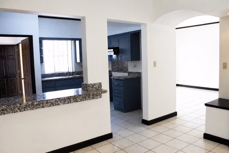 CASA EN SAN ANTONIO DE BELÉN. CONDOMINIO LA ANTIGUA.