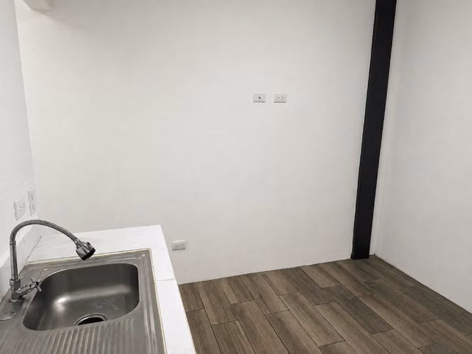 APARTAMENTO-HABITACIÓN EN PAVAS.