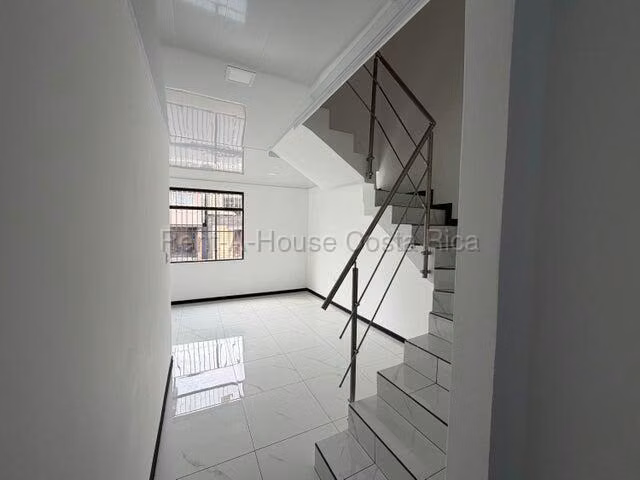 Venta de Casa Esquinera en Tibás-San Juan. 27-227 - Imagen 3
