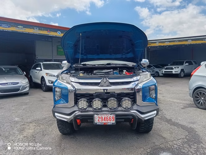 Mitsubishi L200 - Imagen 11