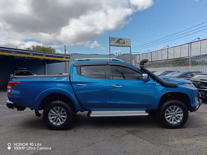 Mitsubishi L200 - Imagen 8