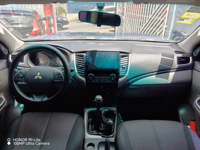 Mitsubishi L200 - Imagen 19