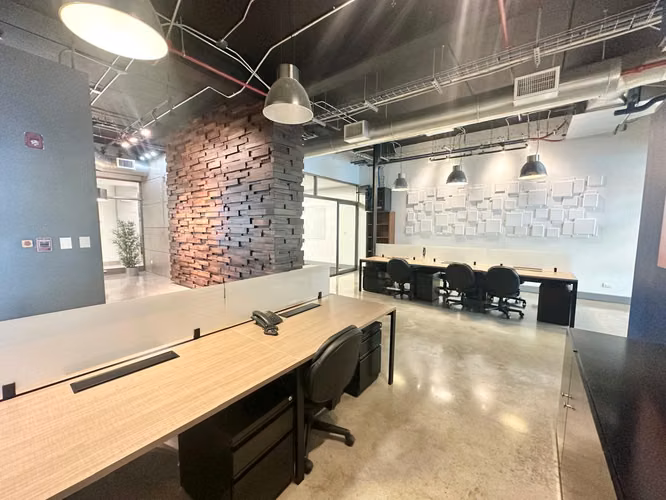 Centro Corporativo - Amueblada - Amplios espacios - Control de Acceso DISPONIBLE 1ero SETIEMBRE