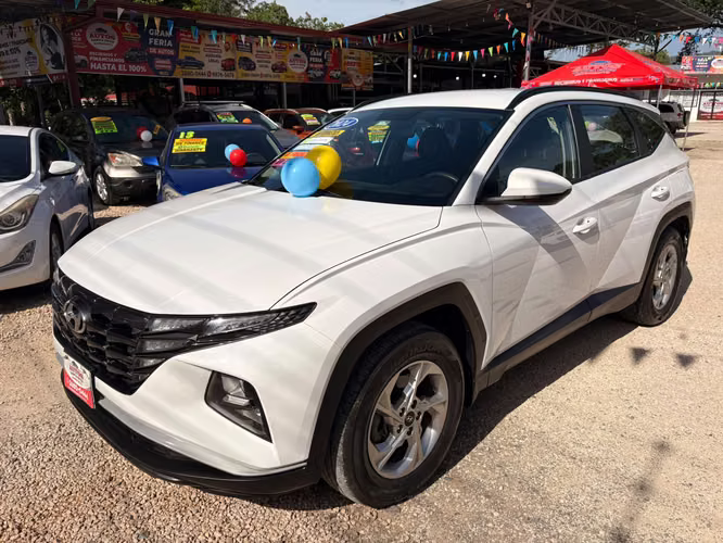 HYUNDAI TUCSON GL-2024-AUTOMATICO-SHIFT TRONIC- - Imagen 1
