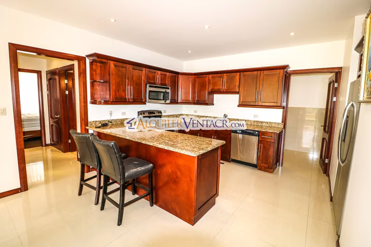 APARTAMENTO AMUEBLADO DE 210 M2 CON TERRAZA GRANDE Y VISTA EN ESCAZU - Imagen 11
