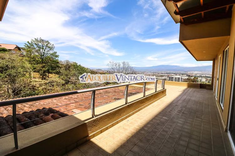 APARTAMENTO AMUEBLADO DE 210 M2 CON TERRAZA GRANDE Y VISTA EN ESCAZU - Imagen 3