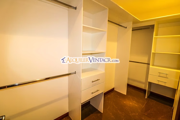 APARTAMENTO AMUEBLADO DE 210 M2 CON TERRAZA GRANDE Y VISTA EN ESCAZU - Imagen 19