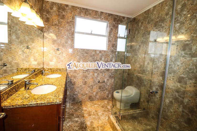 APARTAMENTO AMUEBLADO DE 210 M2 CON TERRAZA GRANDE Y VISTA EN ESCAZU - Imagen 18