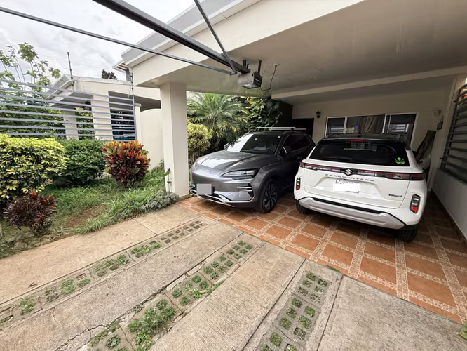 Casa en venta en Mercedes Norte, Colegio Claretiano, Heredia. 1 Planta. - Imagen 2