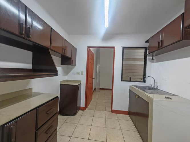 Alquiler de casa en Sabanilla. Vargas Araya - Imagen 6