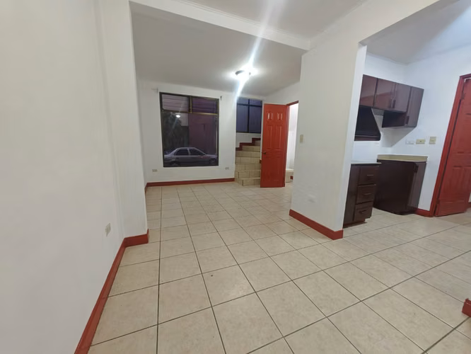 Alquiler de casa en Sabanilla. Vargas Araya - Imagen 5