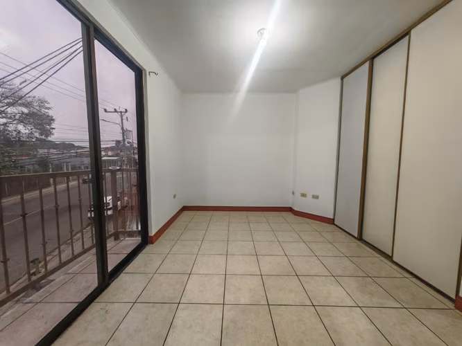 Alquiler de casa en Sabanilla. Vargas Araya - Imagen 9