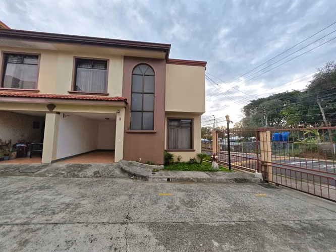 House for rent in Sabanilla.