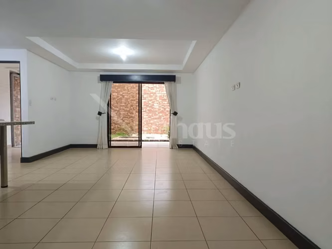Venta de casa en condominio en Ciudad Colón - Imagen 4