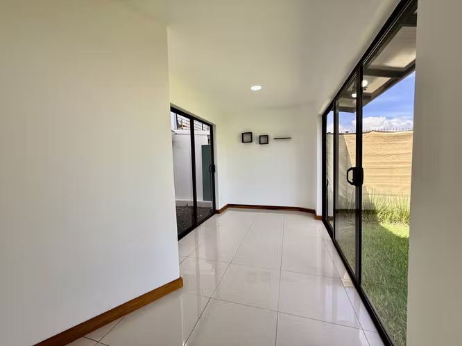 Venta de casa contemporánea de 3 habitaciones en Condominio Montezuma, Grecia - Imagen 6