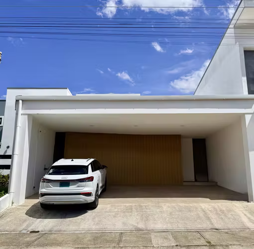Venta de casa contemporánea de 3 habitaciones en Condominio Montezuma, Grecia