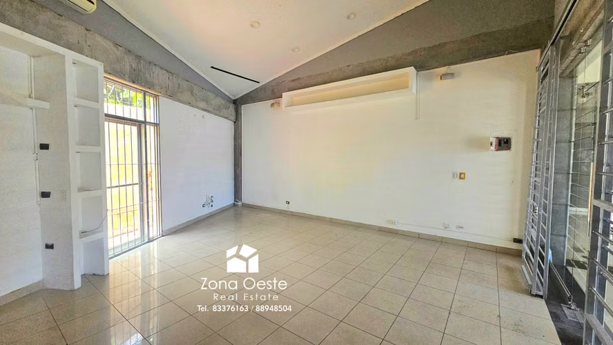 Venta de  local comercial muy cerca de Distrito 4 - Imagen 7