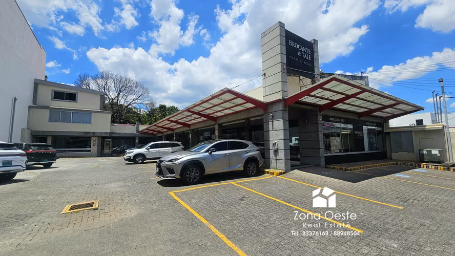 Commercial premises for  sale very close to District 4