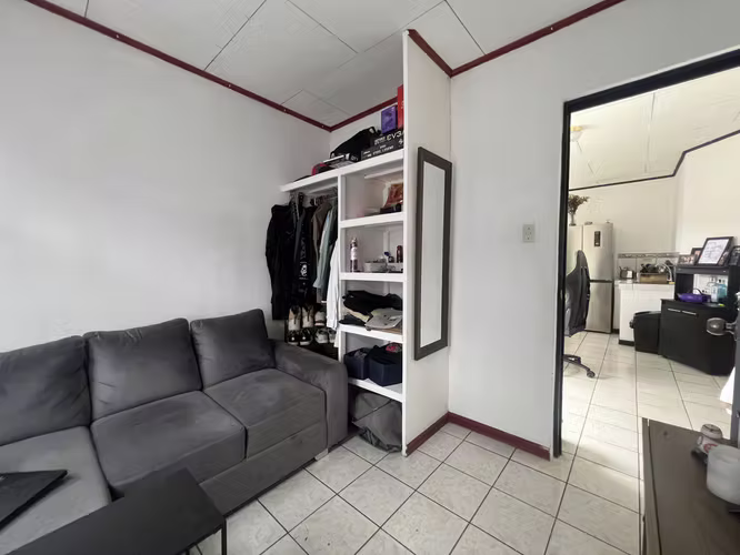 Oportunidad de Inversión: 4 Aptos 2 Hab/1 Baño con Parqueo, Condominio Villas del Este. - Imagen 7