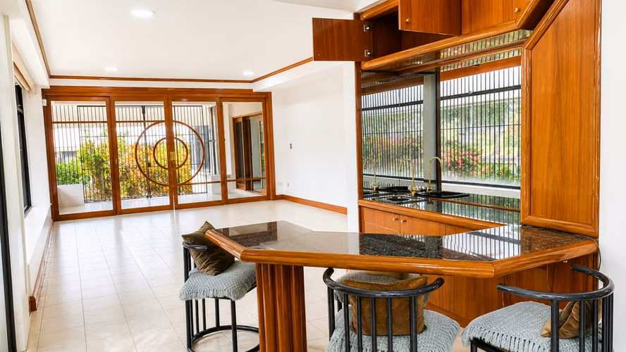 Venta de Casa Heredia Belén Ciudad Cariari | Vista al Campo de Golf | Exclusiva y Espaciosa - Imagen 5