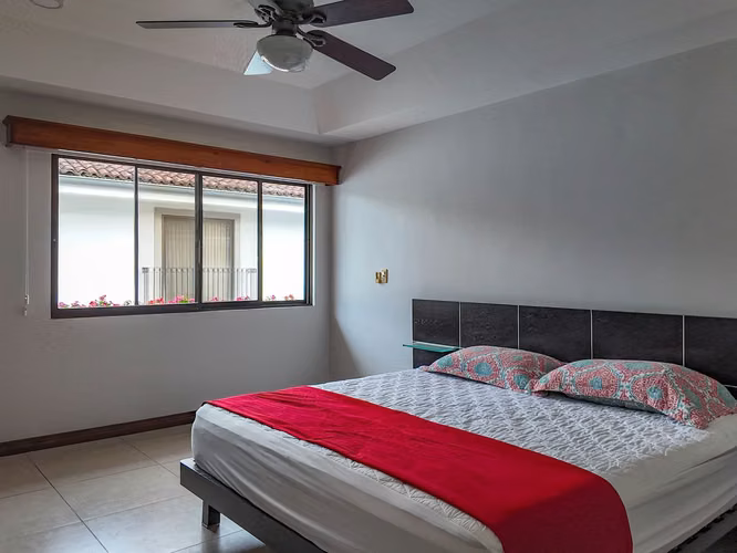 VENTA DE CASA EN CONDOMINIO MONTEREAL - Imagen 14
