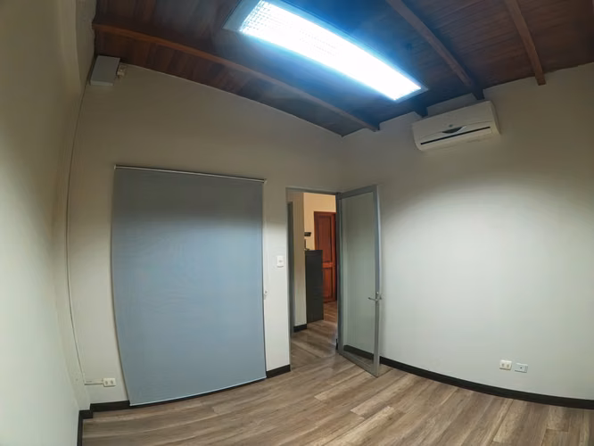 Alquiler de oficina en Montelimar. Incluye servicios. - Imagen 12