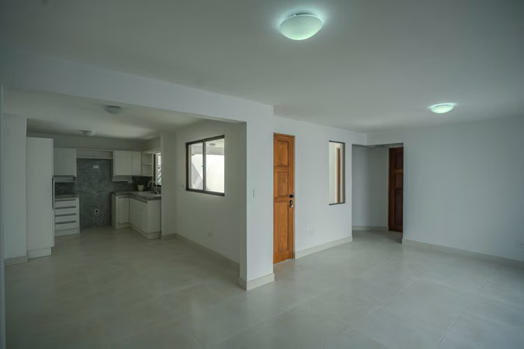 98425 / Venta / Casa remodelada / 220 m² / Independiente / Negociable - Imagen 7