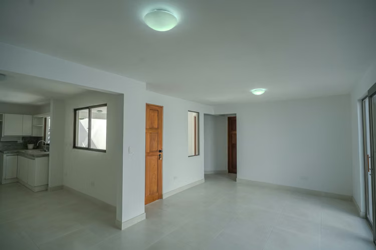 98425 / Venta / Casa remodelada / 220 m² / Independiente / Negociable - Imagen 8