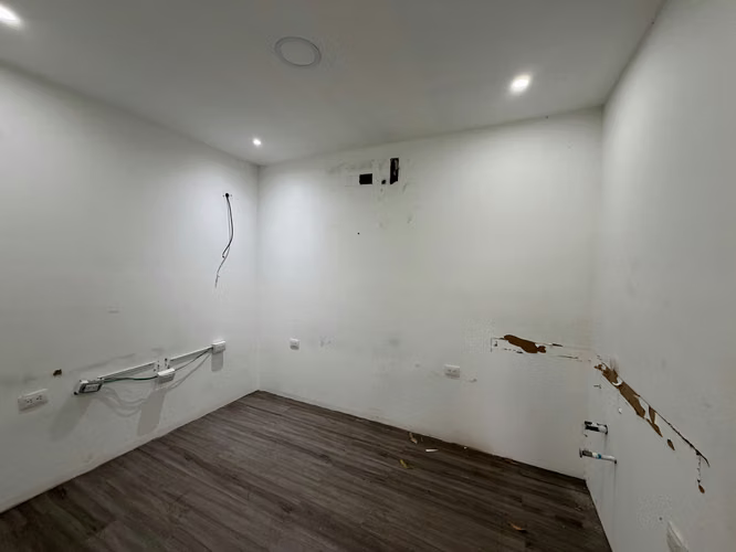 Alquiler de amplio local comercial en Rohrmoser. - Imagen 12