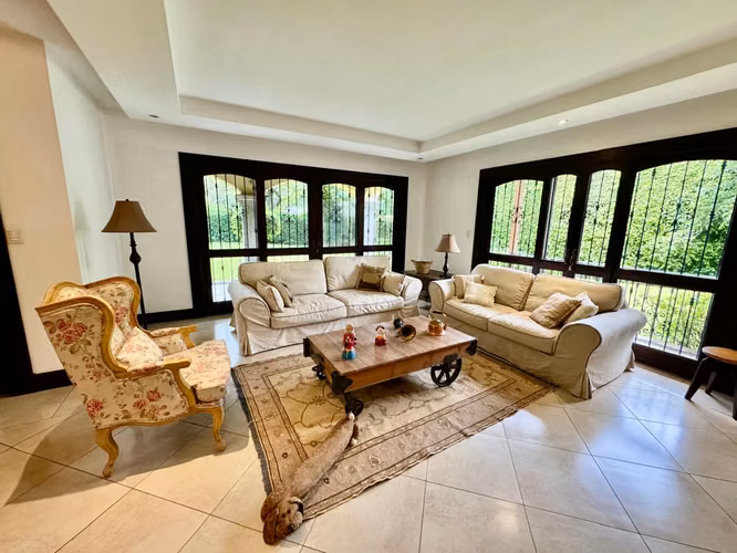 Venta de Casa en Condominio Villa Real, Santa Ana - Imagen 6